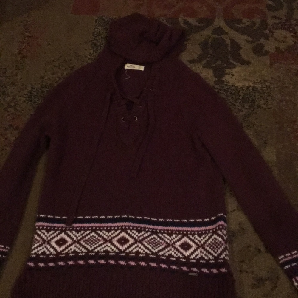 Small Hollister sweater